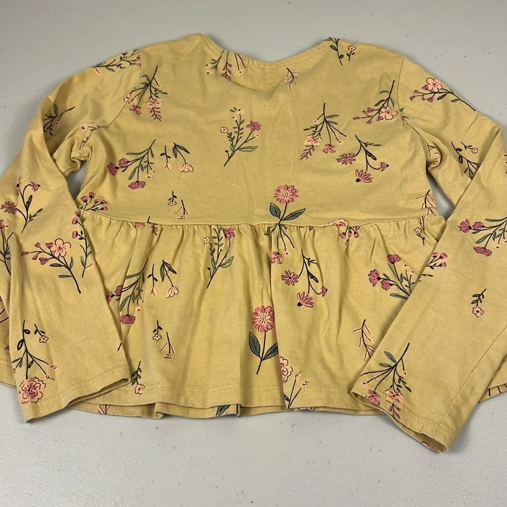 Carter’s Kids bundle‎ of two top. EUC Size 10/10A Girls